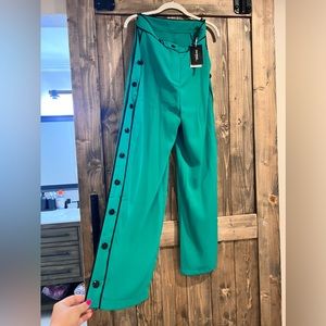 Green button leg wide leg pants